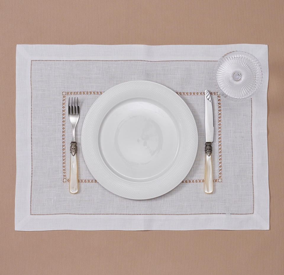 

Салфетка сервировочная Крестецкая строчка двухслойная Щелкунчик белая эксклюзивная коллекция 55 x 40 см 1 шт.