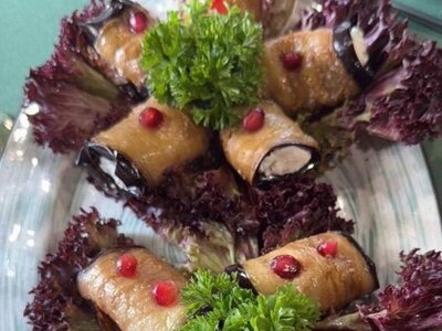 Рулет из баклажанов с сыром