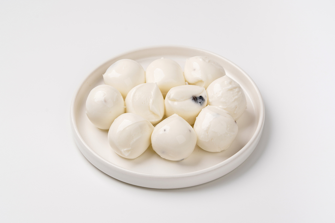 

Сыр ВкусВилл Моцарелла с чёрным трюфелем 100 г