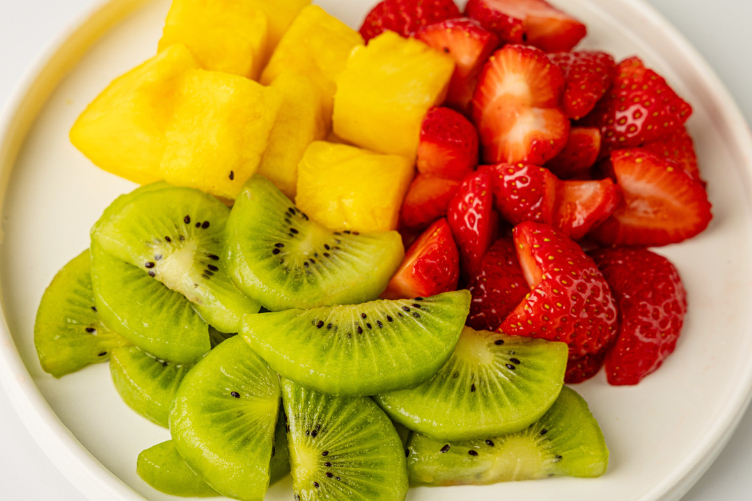 

Ананас, киви, клубника ВкусВилл 150 г