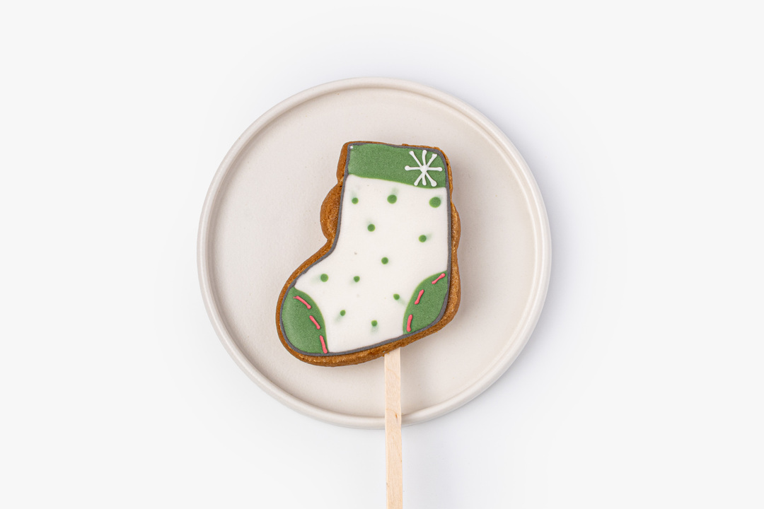 

Пряник имбирный на палочке ВкусВилл Морозная коллекция 1 шт. дизайн в ассортименте 40 г