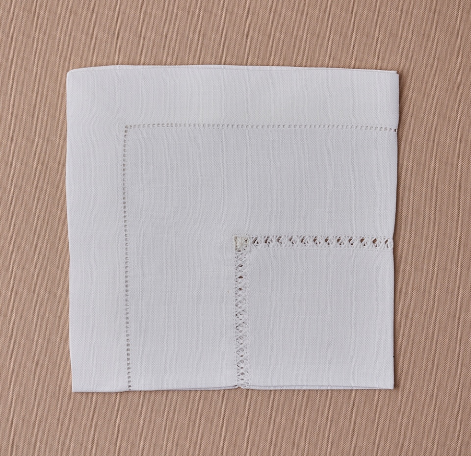 

Салфетка сервировочная Крестецкая строчка Щелкунчик белая 40 х 40 см