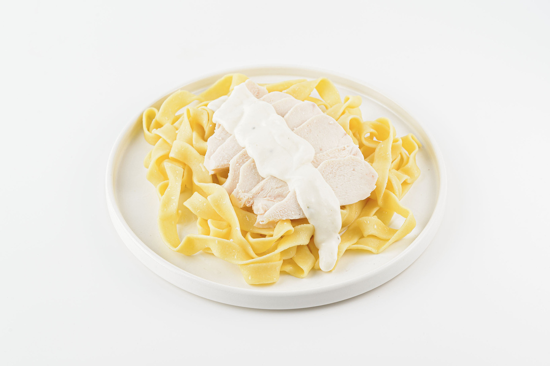 

Паста с курицей ВкусВилл в соусе альфредо 250 г