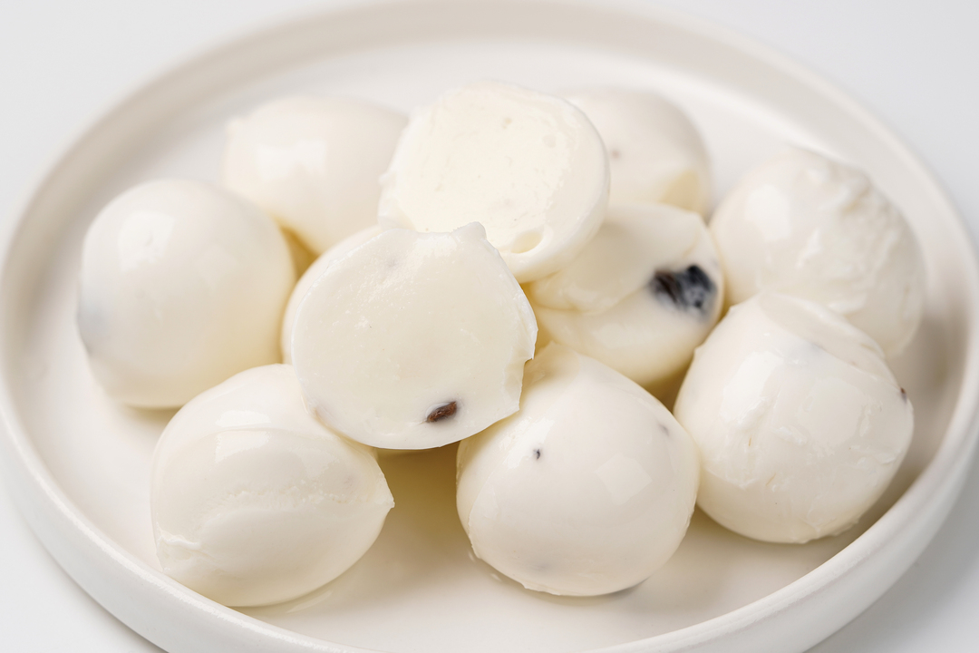 

Сыр ВкусВилл Моцарелла с чёрным трюфелем 100 г