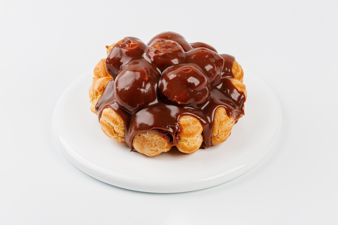 

Торт Шантелюр с профитролями и сливочным кремом 450 г