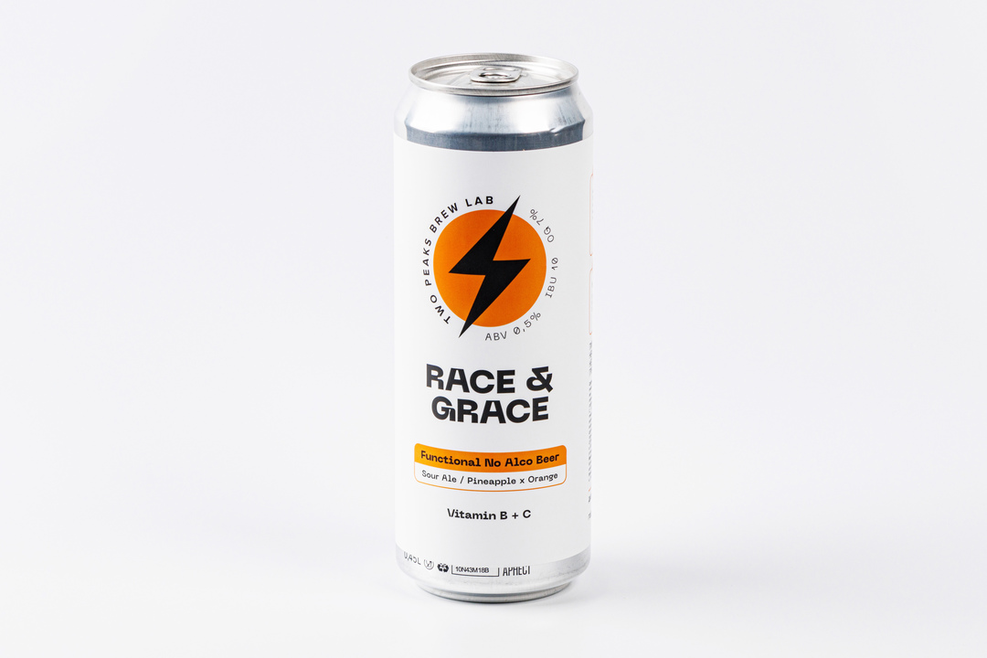 

Напиток пивной безалкогольный Two Peaks brew lab Race&Grace нефильтрованный функциональный 0.45 л