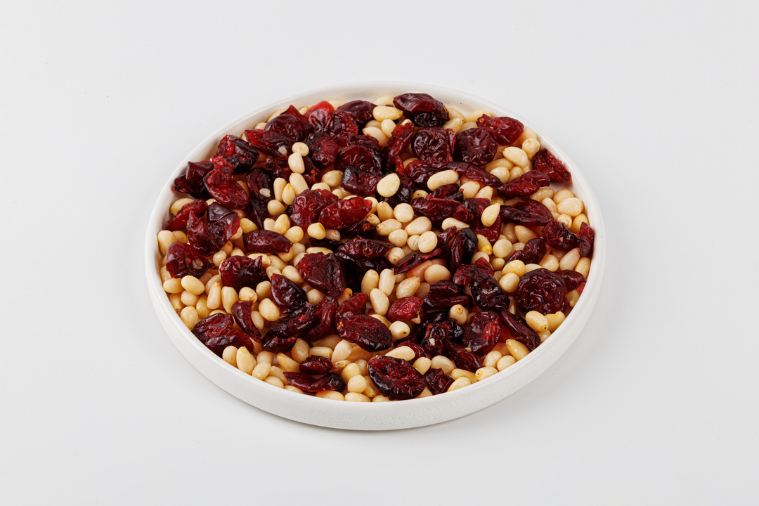 

Смесь ВкусВилл из клюквы и кедровых орехов 100 г