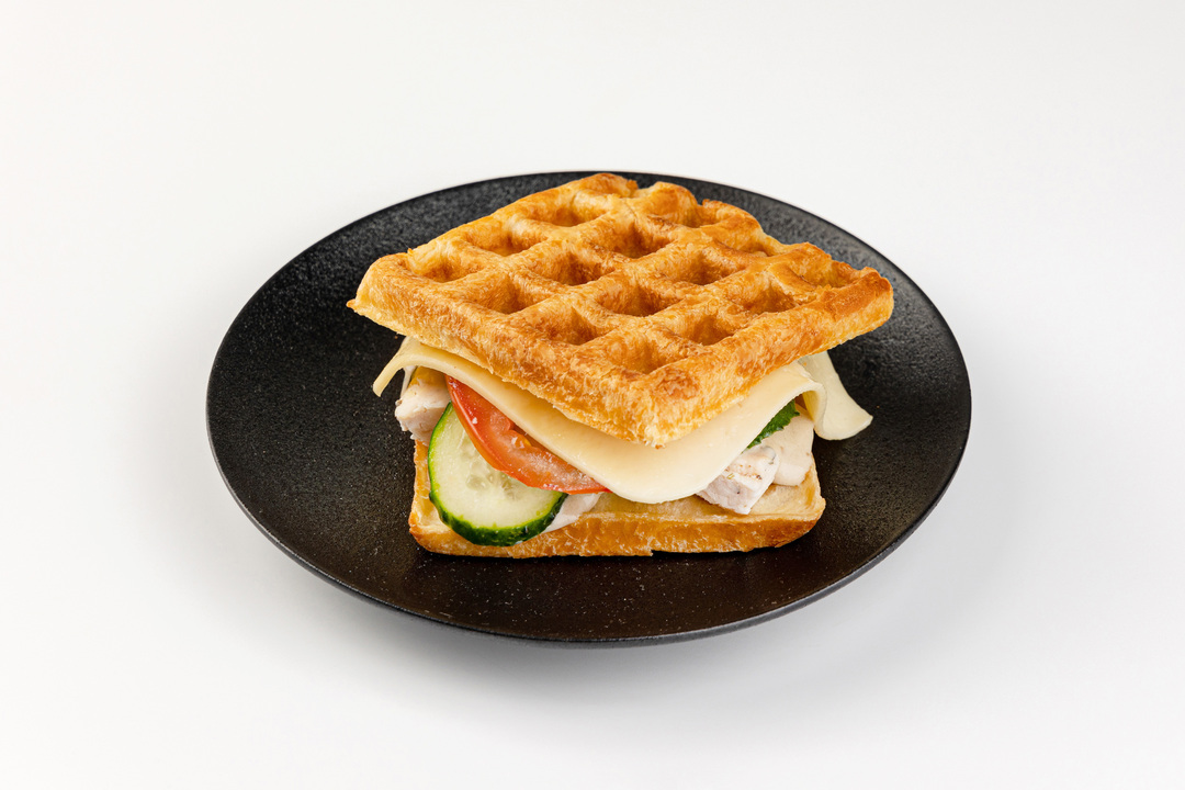 

Слоеная вафля - сэндвич с курицей 225 г