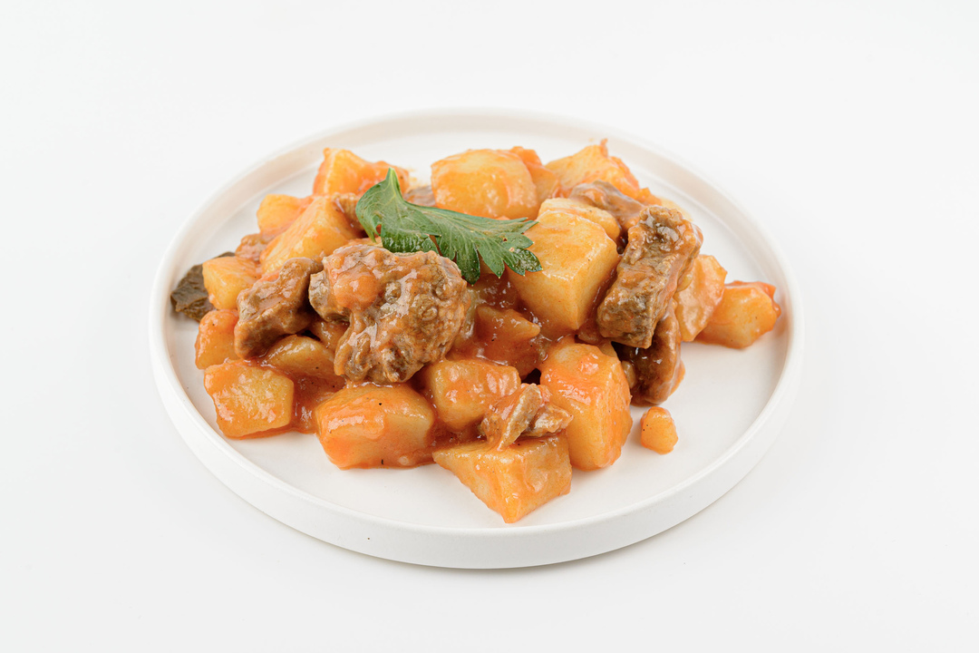 

Говядина томленая с картофелем 250 г