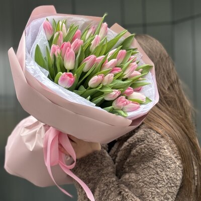 Букет Моя Весна из 35 розовых тюльпанов