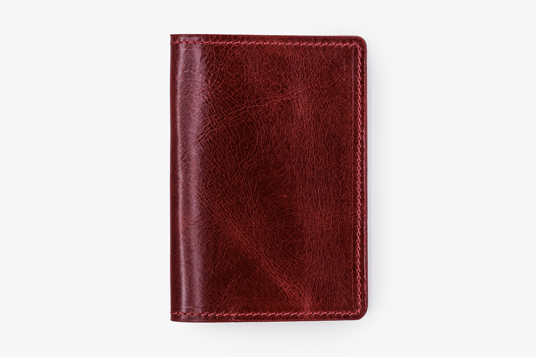 

Обложка для паспорта из натуральной кожи. Цвет: винный