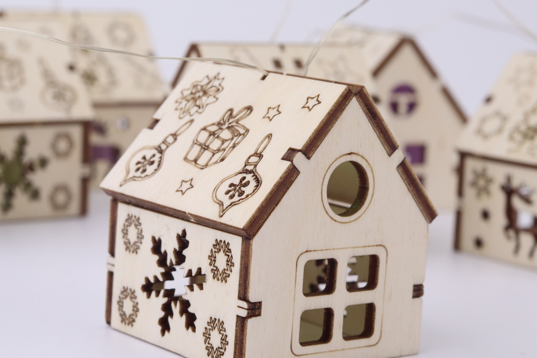 

Деревянный конструктор Drovo 3d Гирлянда Новогодние домики