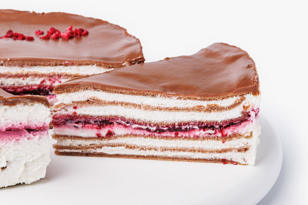 

Торт ВкусВилл блинный шоколадный Малина-жимолость 530 г