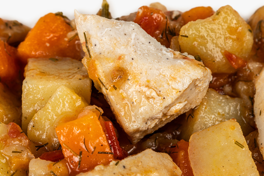 

Жаркое ВкусВилл По-домашнему из куриного филе с картофелем 500 г