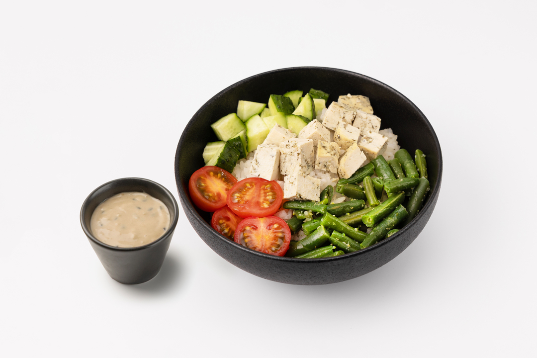 

Растительный боул ВкусВилл с тофу рисом и овощами 300 г