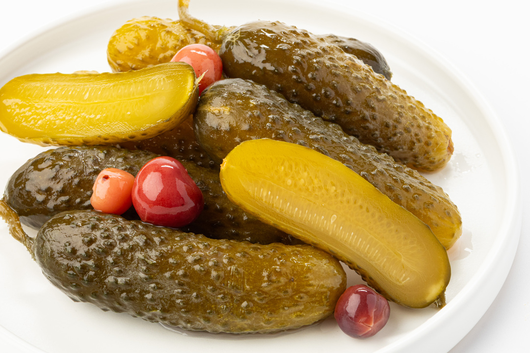 

Огурцы соленые с вишней 550 г