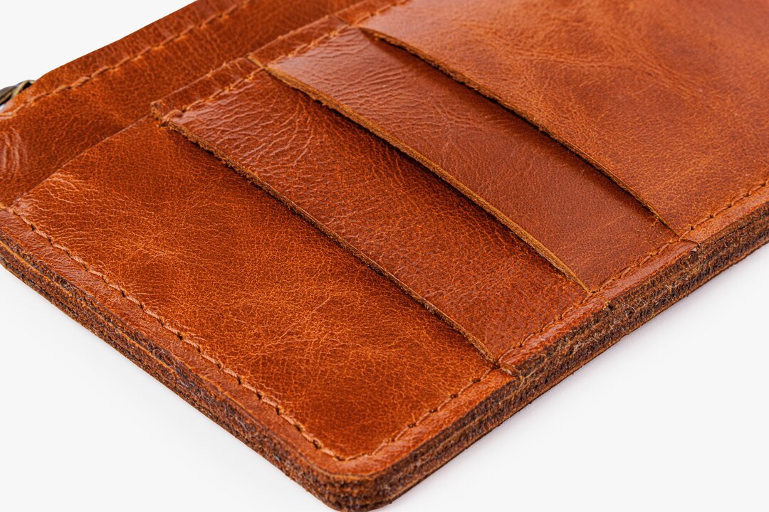 

Кошелек на молнии из натуральной кожи. Цвет: коричневый