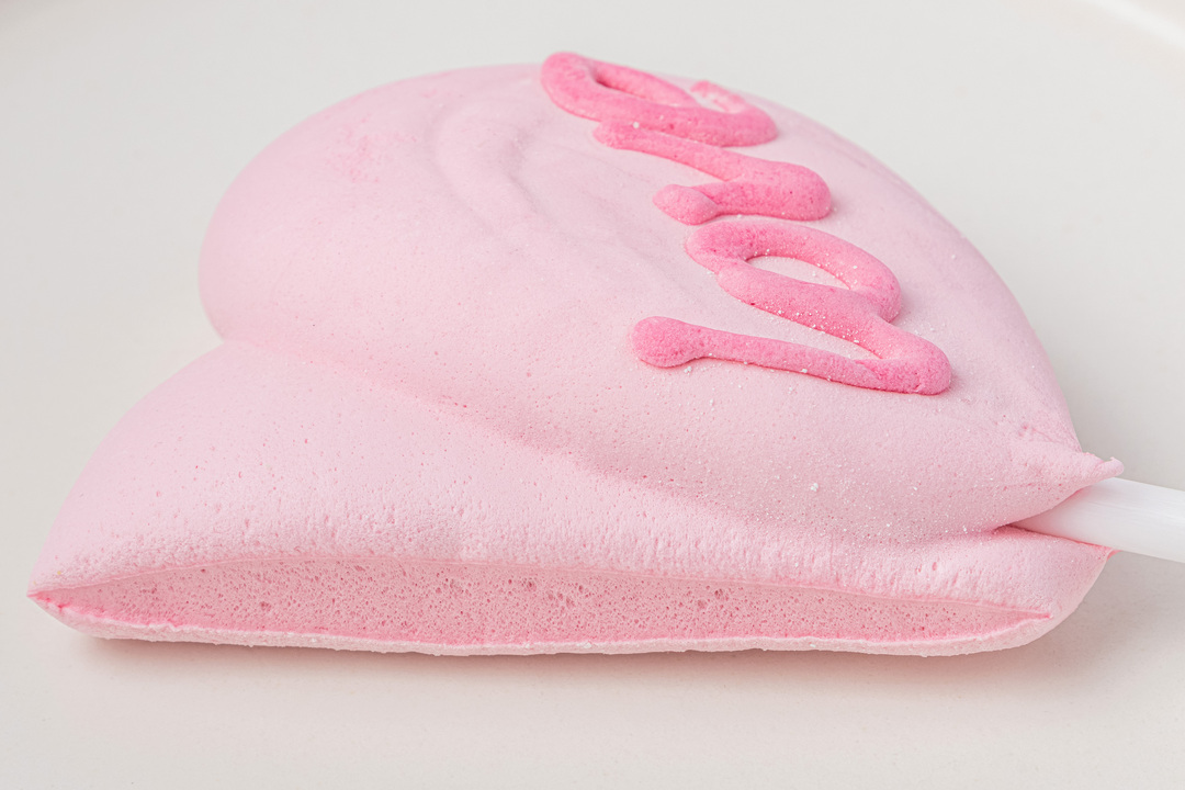 

Маршмеллоу ВкусВилл День влюбленых на палочке 1 шт. дизайн в ассортименте 20 г