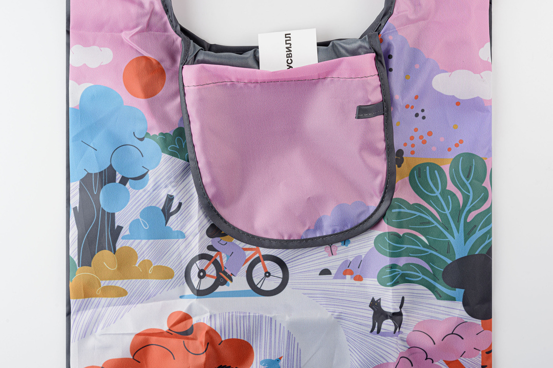 

Сумка с бонусами ВкусВилл Велосипедист малая