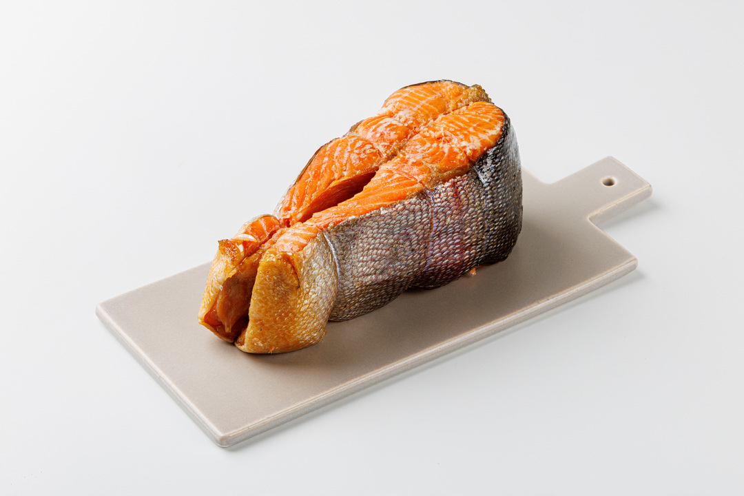 

Форель радужная горячего копчения вес