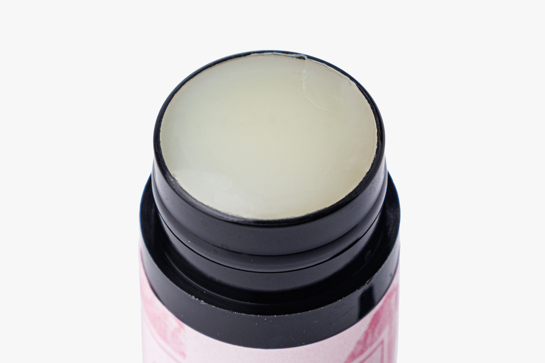 

Бальзам для губ ВкусВилл питательный с экстрактом розы 5 г