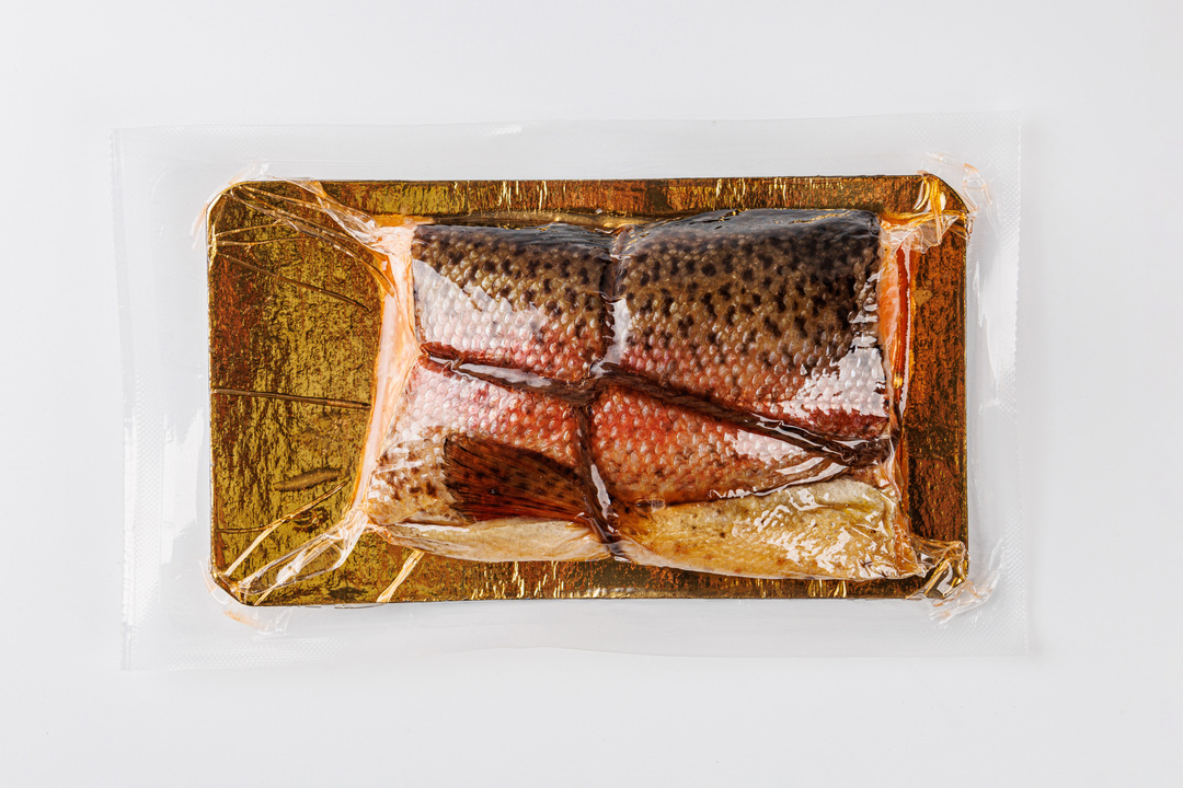 

Форель радужная горячего копчения вес