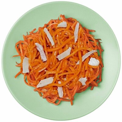Салат Пятёрочка Кафе с копченой курицей и морковью по-корейски 200 г