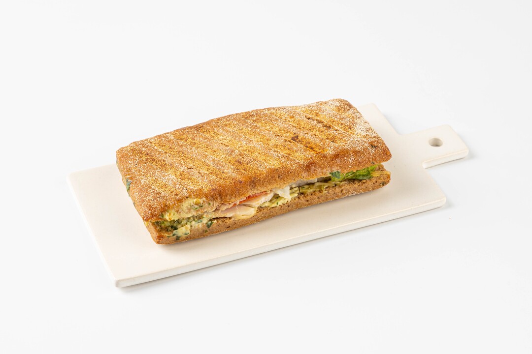 

Чиабатта ВкусВилл ржаная с индейкой и соусом песто, кафе, разогрето 180 г