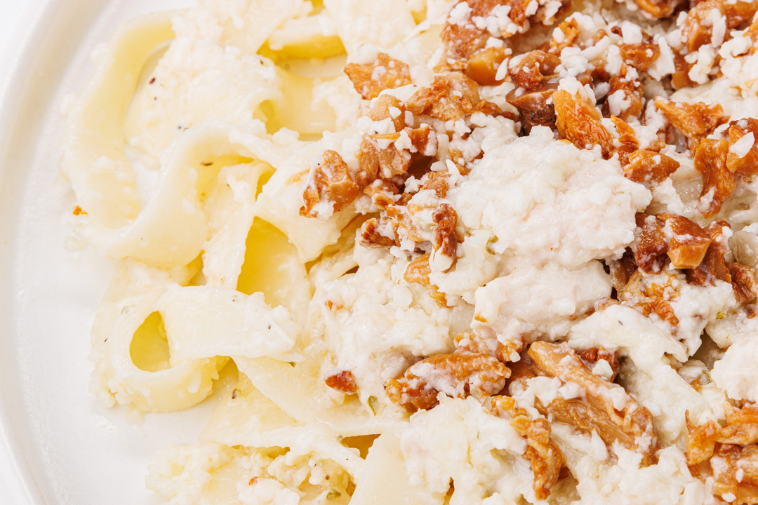 

Фетучини ВкусВилл с курицей и лисичками 220 г