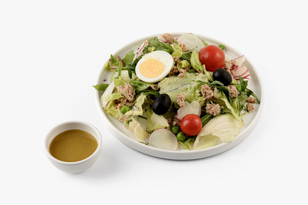 

Салат с тунцом и горчичном соусом 200 г