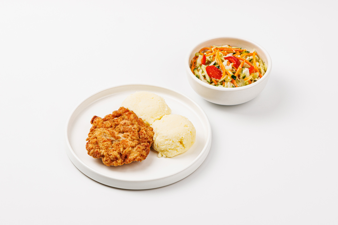 

Комбо-набор ВкусВилл Котлета куриная с картофельным пюре и Салат Витаминный с лимонной заправкой 400 г
