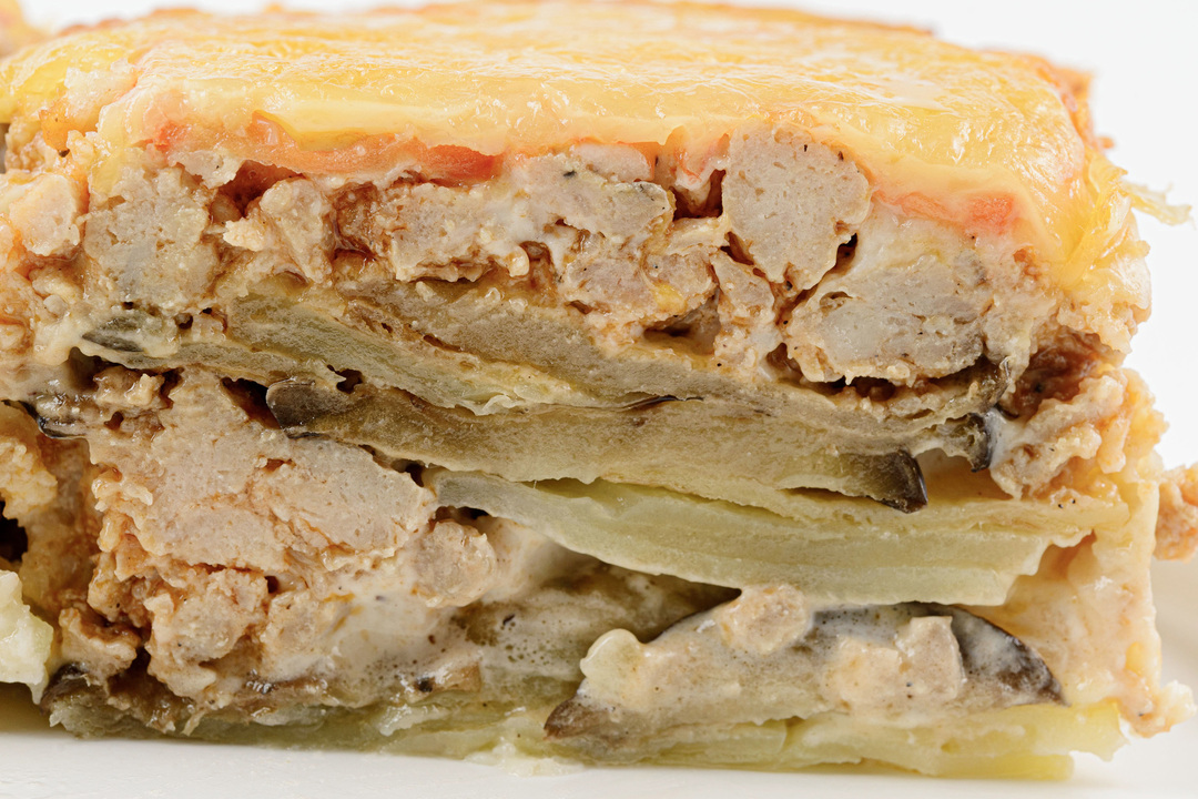 

Мусака ВкусВилл с курицей картофелем и овощами 250 г