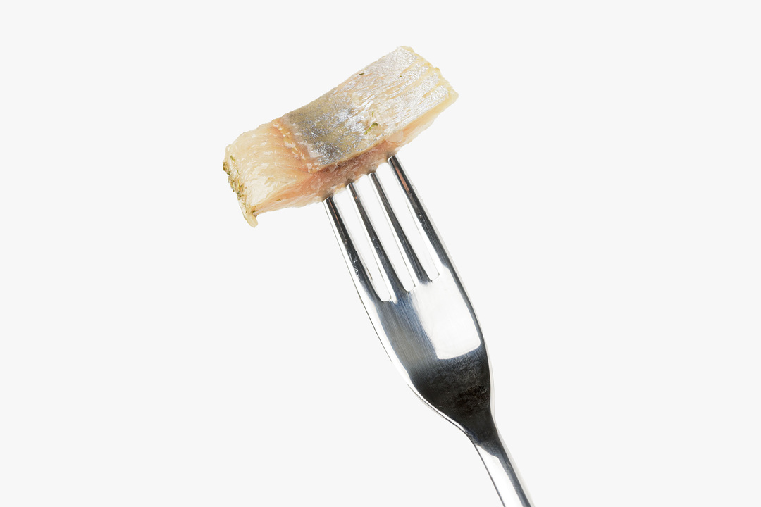 

Сельдь атлантическая ВкусВилл филе-кусочки с луком и укропом в масле 210 г