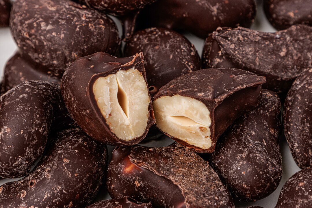 

Кешью ВкусВилл в темном шоколаде 80 г