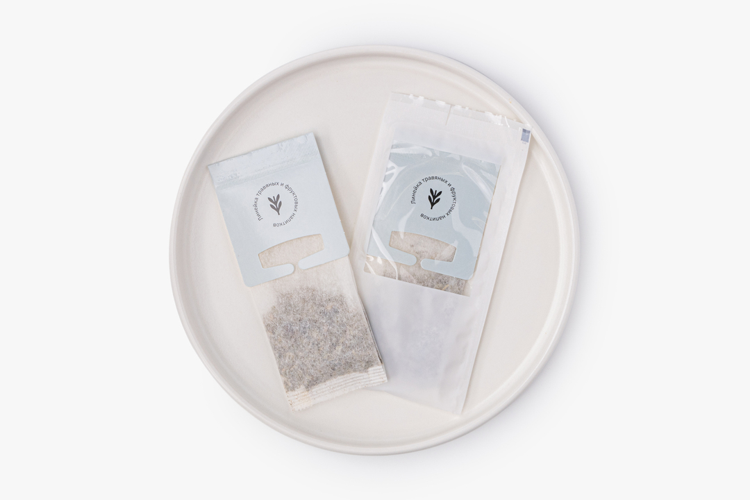 

Напиток чайный ВкусВилл с ягодами можжевельника листьями смородины и чабрецом в фильтр-пакетиках 12 шт. 36 г