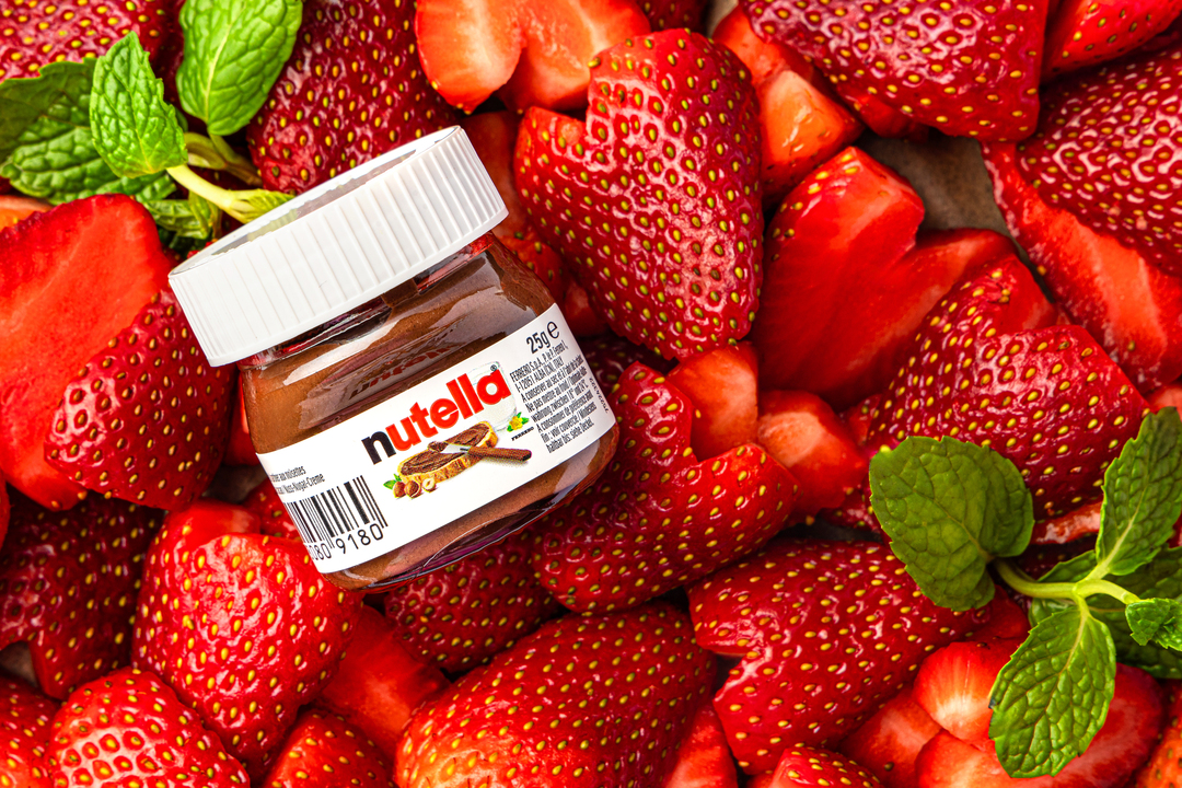 

Фруктовая тарелка Фруткорт клубника сердце с нутеллой 420 г