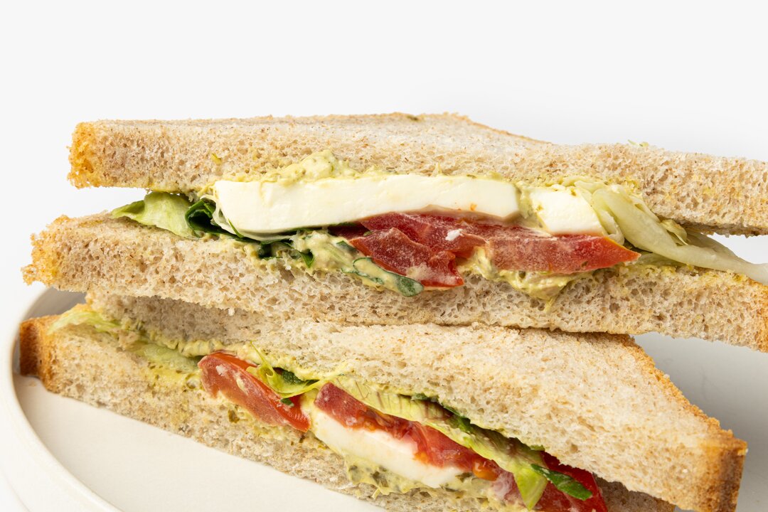 

Сэндвич ВкусВилл Капрезе на хлебе с отрубями 2 шт. 170 г