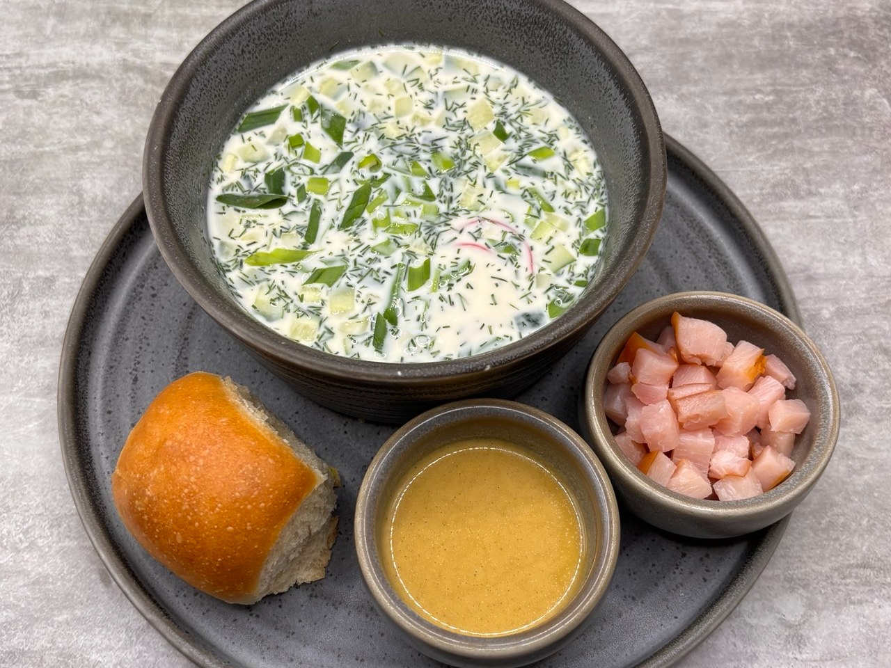 Окрошка на мацони с куриной пастромой