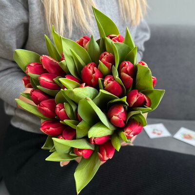 Букет из тюльпанов ко Дню Влюбленных