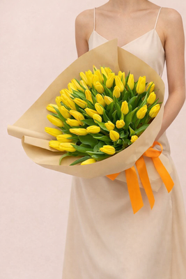 Букет из 51 желтого тюльпана 