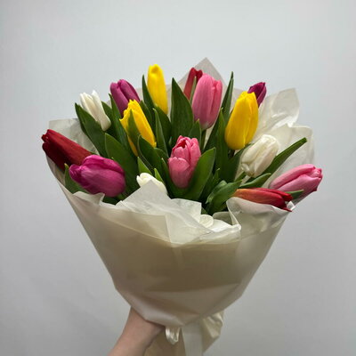 Букет-микс из 15 тюльпанов