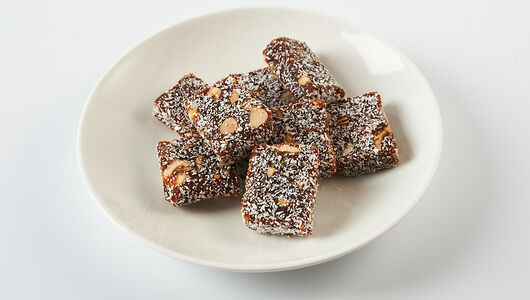 Пастила ВкусВилл фруктово-овощная из яблока и моркови с фундуком, апельсином и кокосом, 100г