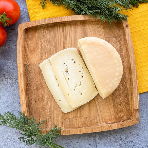 Сыр Александровский полутвердый