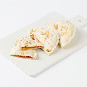 Кутабы с сыром и помидорами