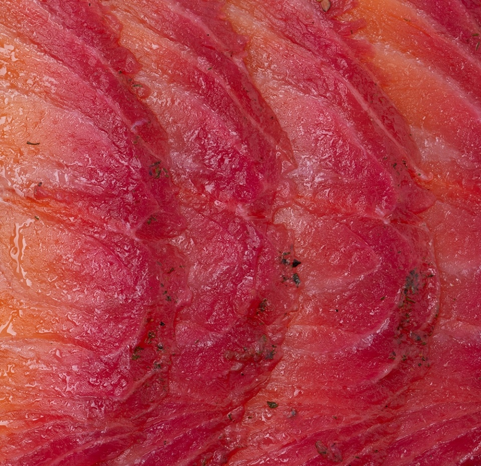 

Гравлакс Азбука Вкуса из лосося атлантического (сёмги) малосоленого ломтики без кожи в свекольном соке с коньяком, базиликом и укропом 170 г