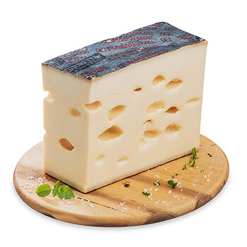 Сыр из коровьего молока Emmental 45% выдержанный Margot Fromages Россия, БЗМЖ