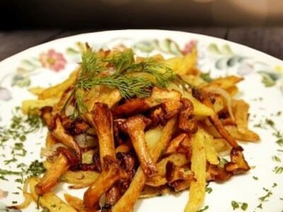 Картофель жаренный с лисичками