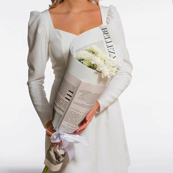 3 белых ромашковых хризантем