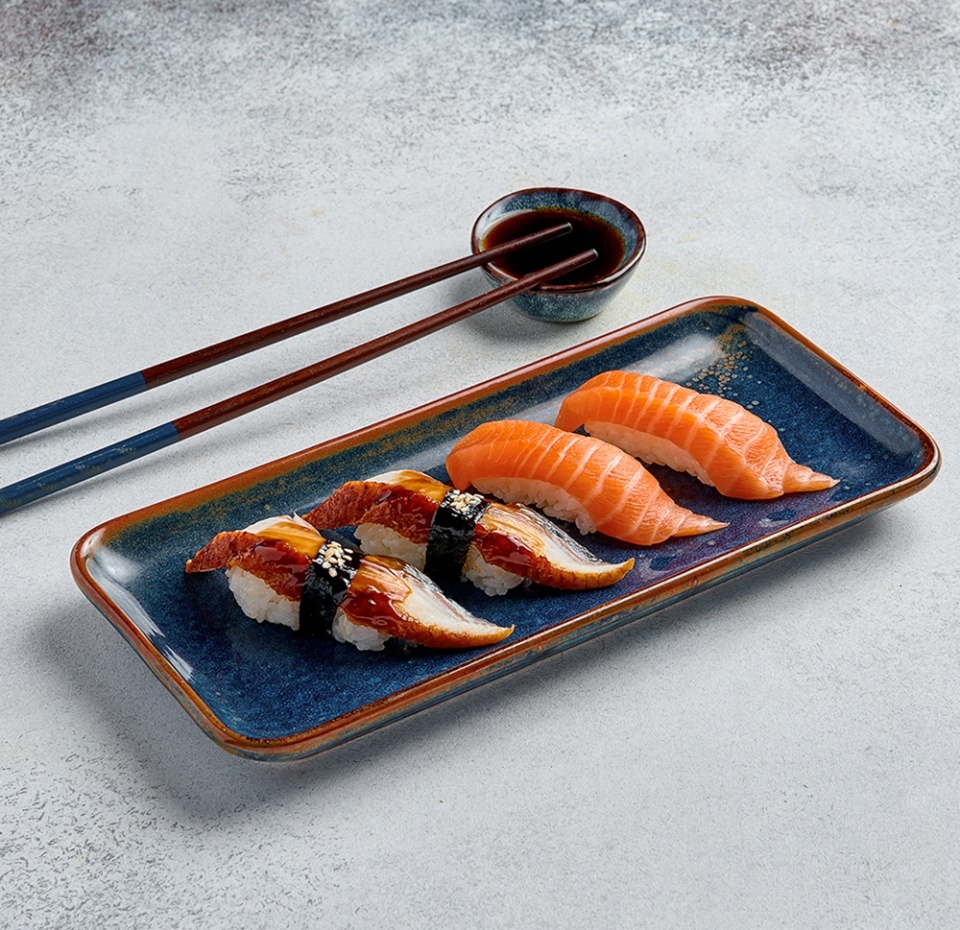 

Суши-сет с лососем и угрем 4 шт., Taste of «Уже Готово» 115 г, Россия