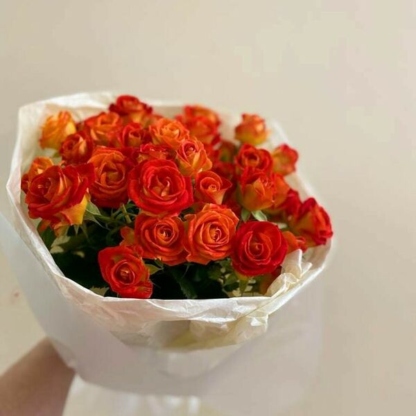 Букет кустовых роз